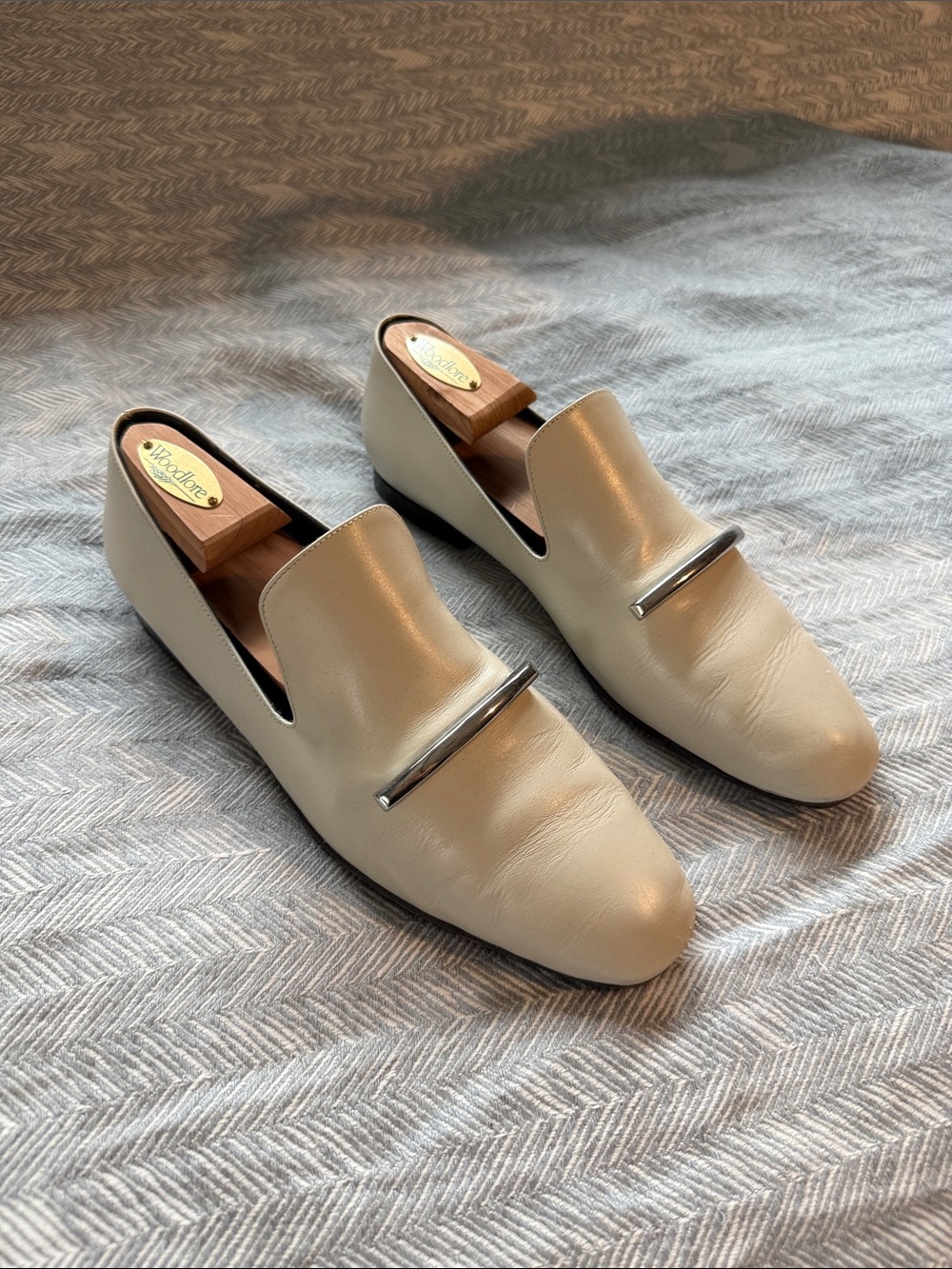 Via Spiga Cream Leather Slip-On Loafers with Silver Bar